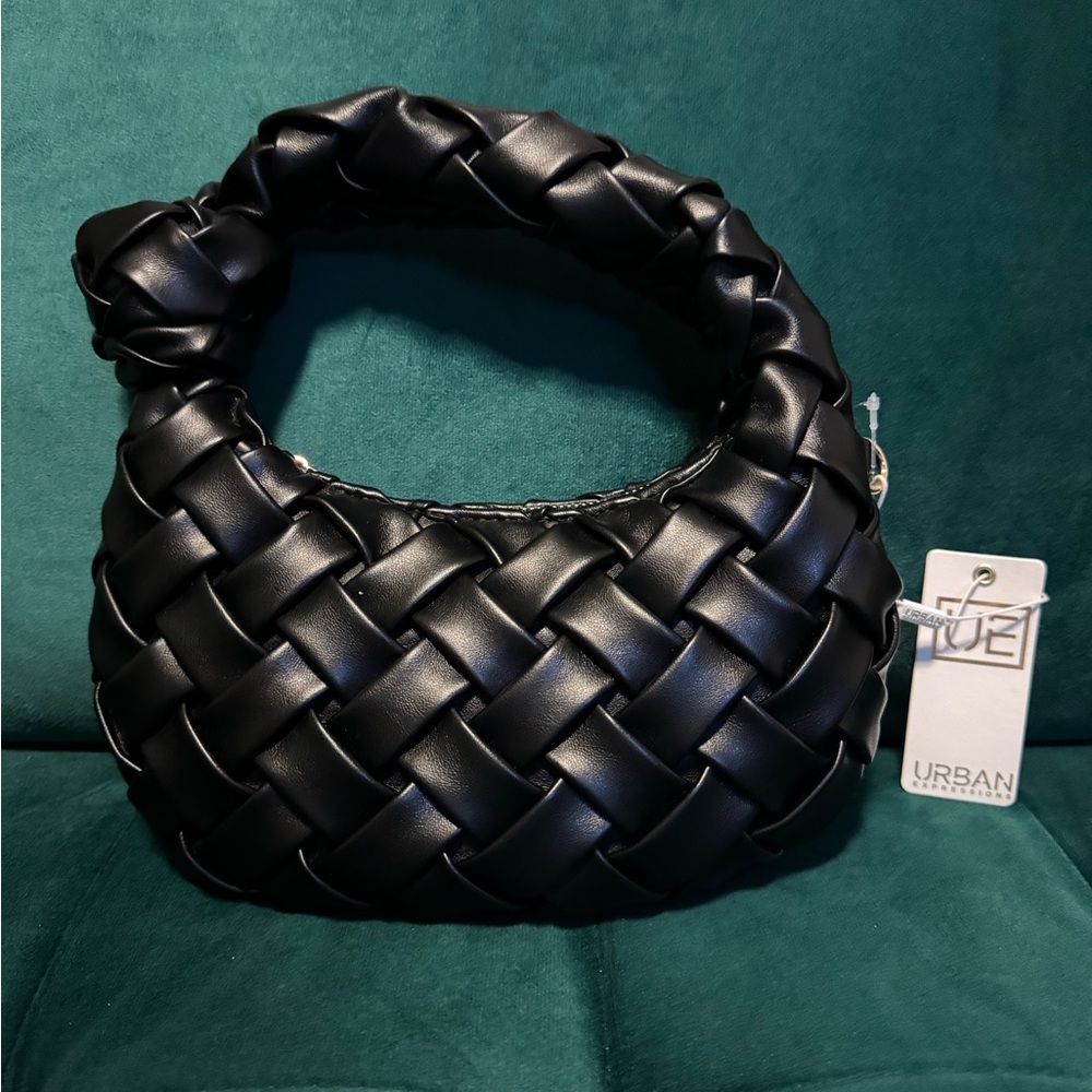 Designer Inspired black basket weaved bag small & great for any occasion 🤗